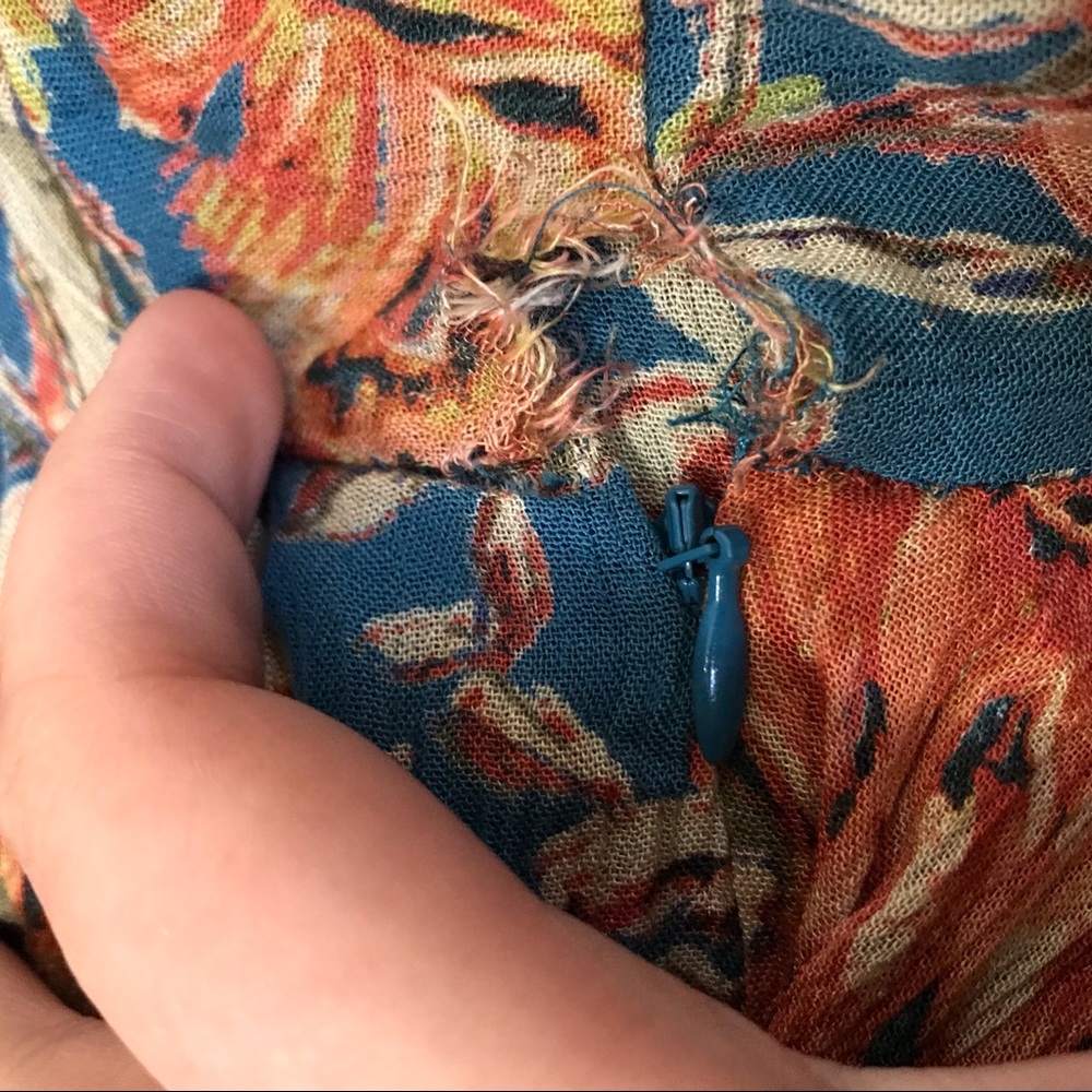 Kimchi Blue Floral Flutter Sleeve Boho Romper 0 - Picture 8 of 8